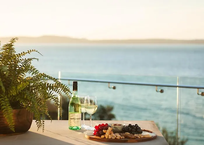Riviera - Panoramic Water Views In The Heart Of Nelson Bay