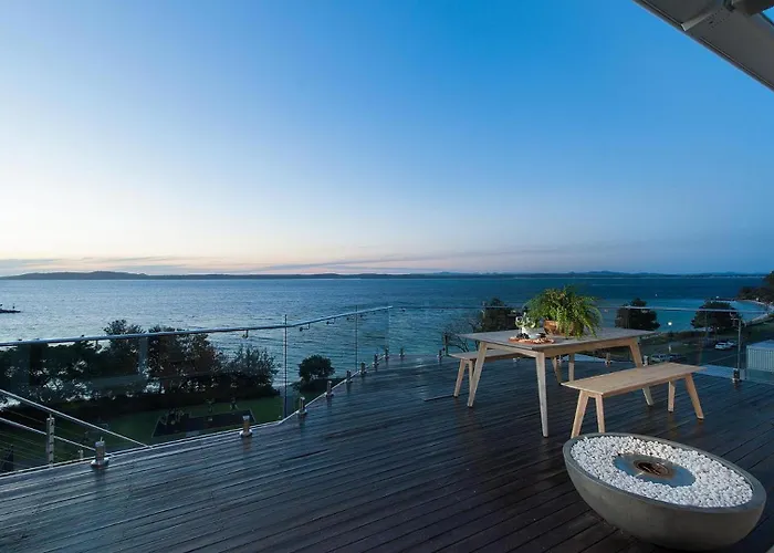 Riviera - Panoramic Water Views In The Heart Of Nelson Bay
