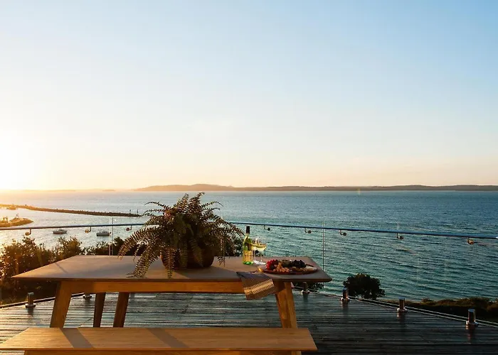 Riviera - Panoramic Water Views In The Heart Of Nelson Bay