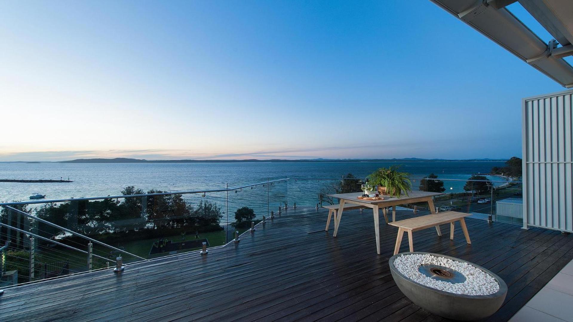 Riviera - Panoramic Water Views In The Heart Of Holiday home Nelson Bay