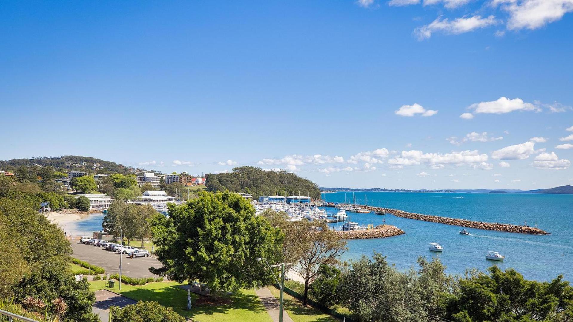 Riviera - Panoramic Water Views In The Heart Of *