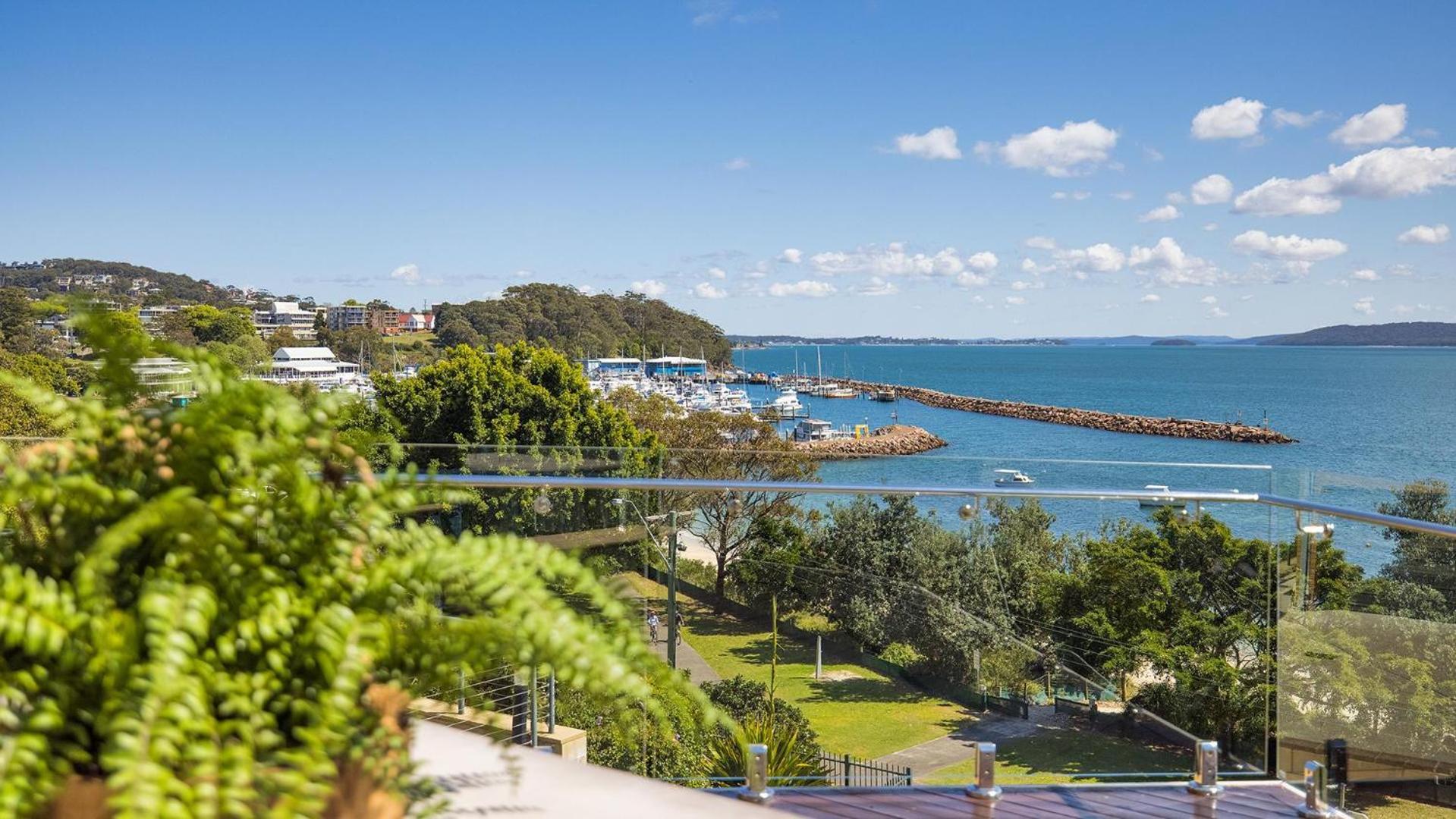 Riviera - Panoramic Water Views In The Heart Of Nelson Bay