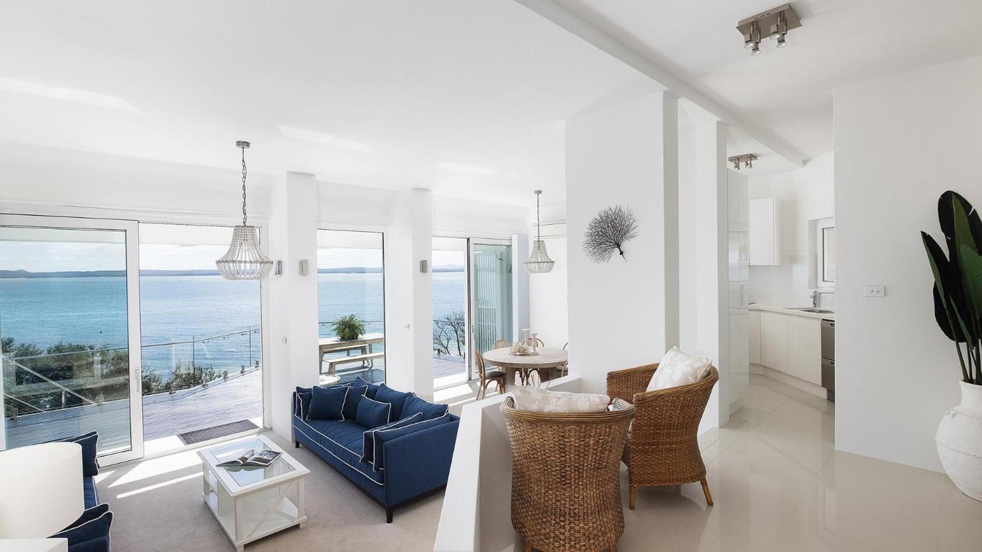 Riviera - Panoramic Water Views In The Heart Of Holiday home *