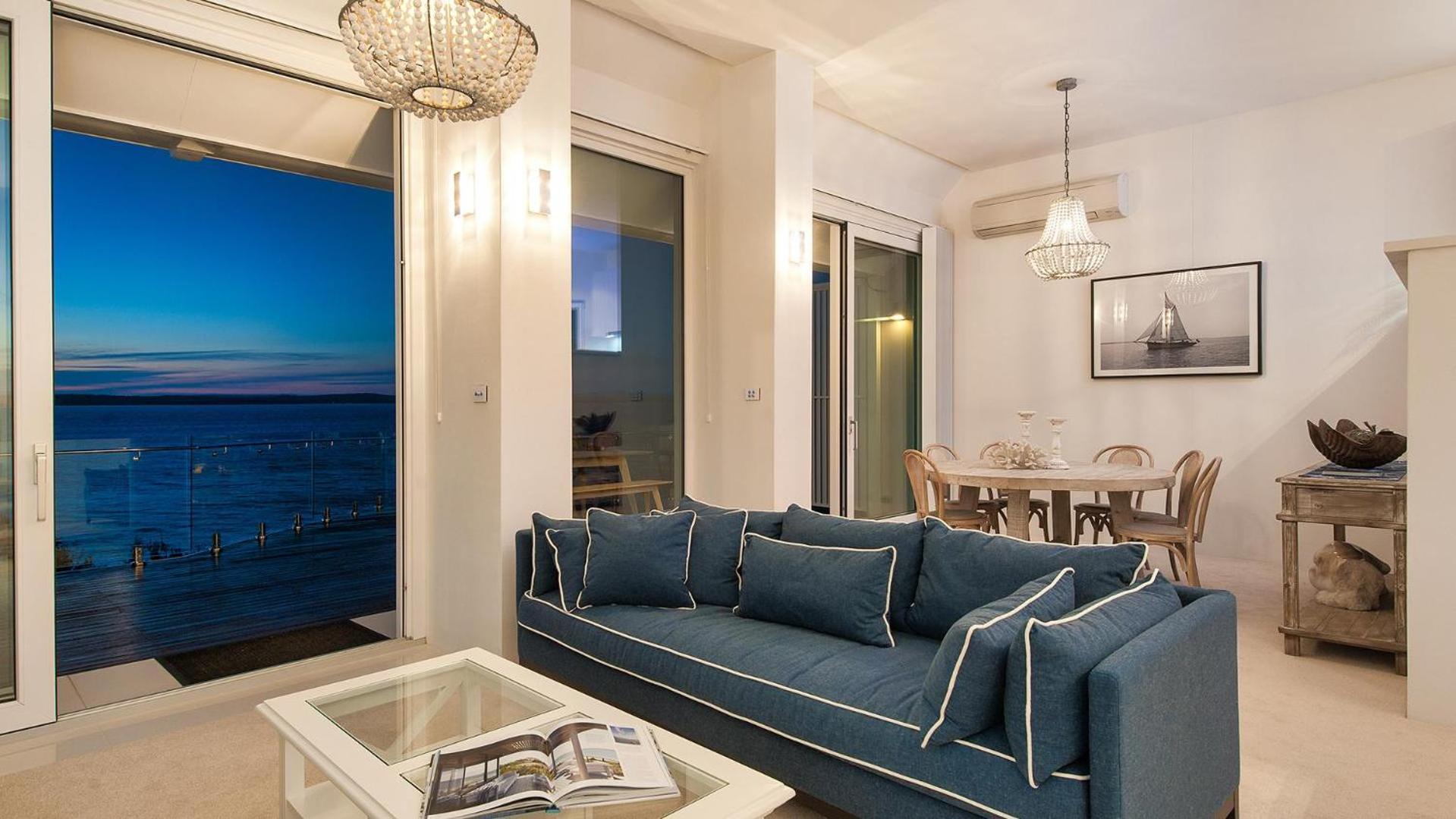 Riviera - Panoramic Water Views In The Heart Of Holiday home Nelson Bay