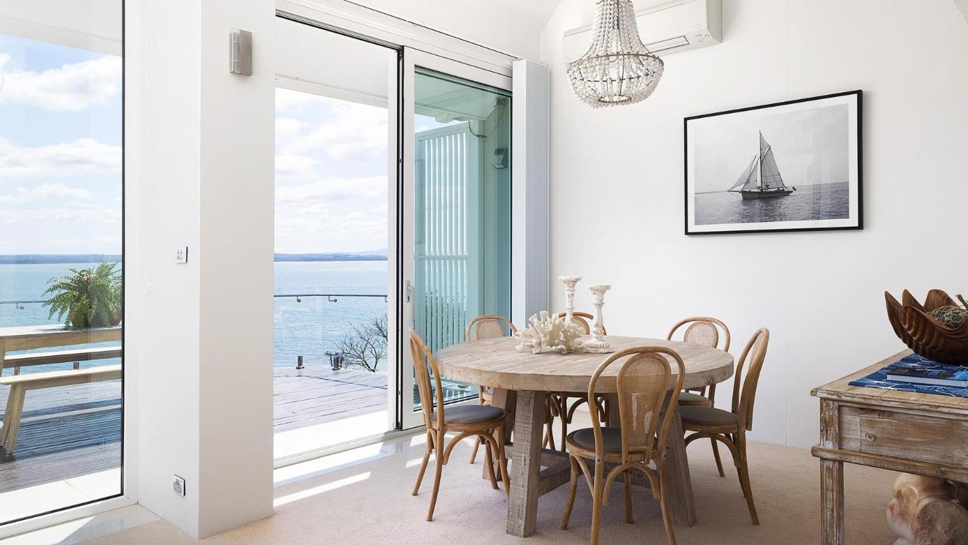 Riviera - Panoramic Water Views In The Heart Of