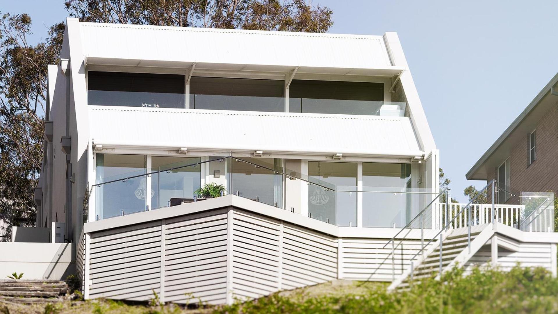 Riviera - Panoramic Water Views In The Heart Of Holiday home Nelson Bay