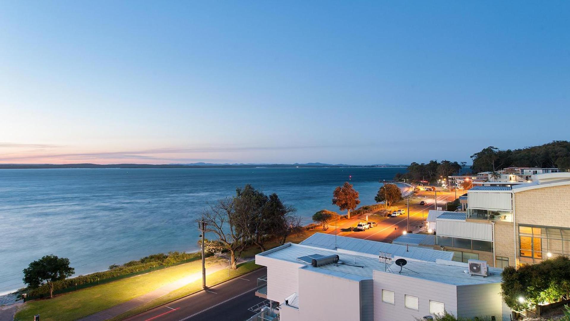 Riviera - Panoramic Water Views In The Heart Of Holiday home Nelson Bay